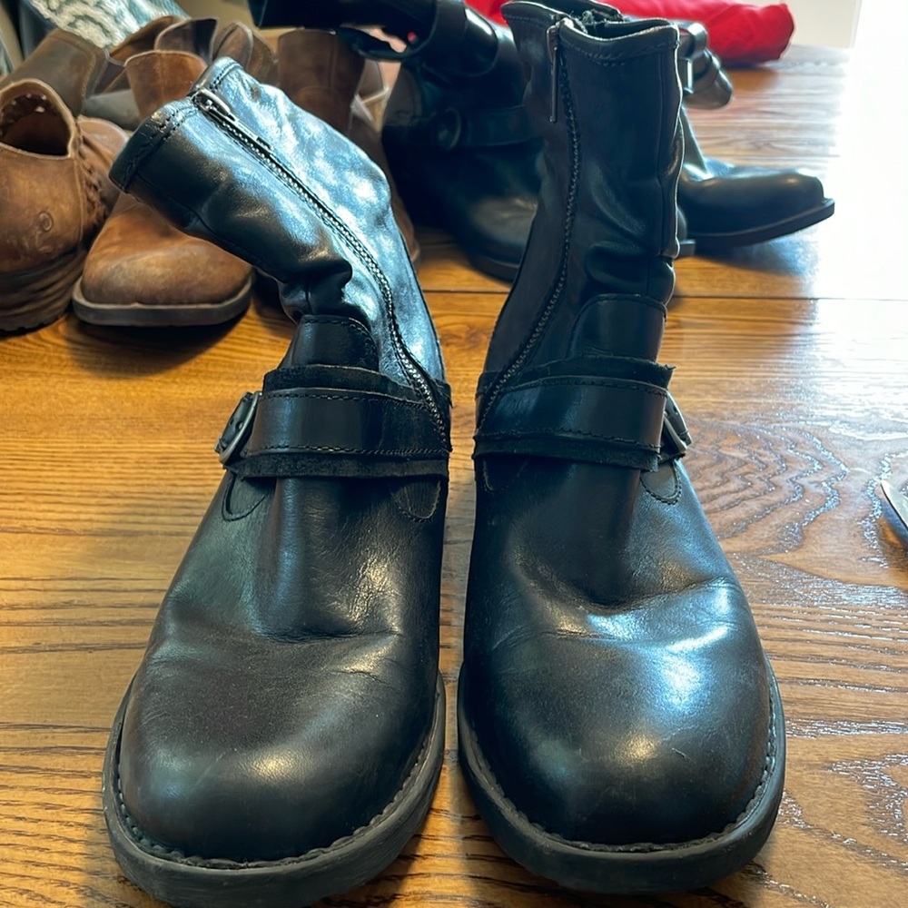 Born boots